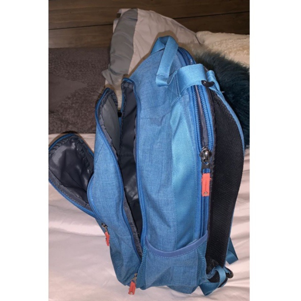 Backpack - Picture 7 of 7